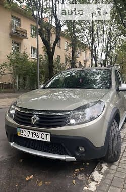 Хэтчбек Renault Sandero 2012 в Львове