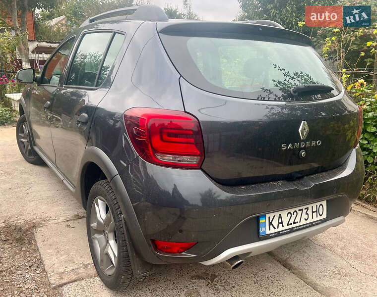 Хэтчбек Renault Sandero 2020 в Петропавловской Борщаговке