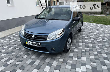 Хетчбек Renault Sandero 2010 в Лубнах