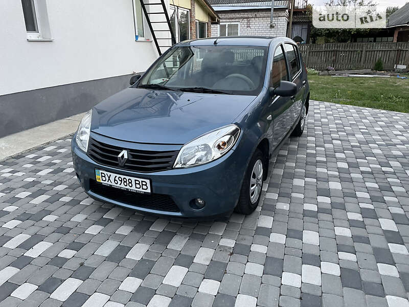 Хетчбек Renault Sandero 2010 в Лубнах