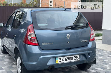 Хетчбек Renault Sandero 2010 в Лубнах