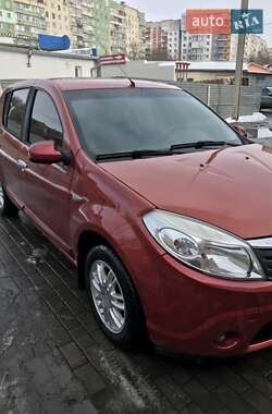 Хэтчбек Renault Sandero 2009 в Черновцах