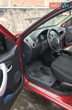 Хэтчбек Renault Sandero 2009 в Черновцах