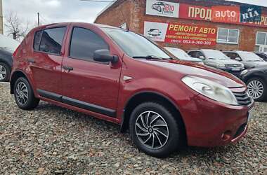 Хэтчбек Renault Sandero 2011 в Смеле