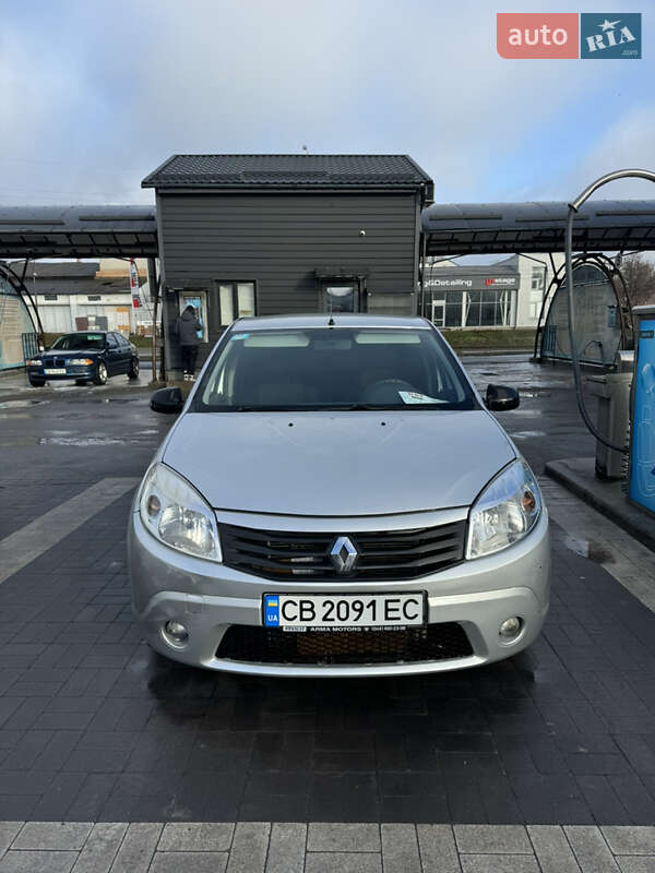 Renault Sandero 2012