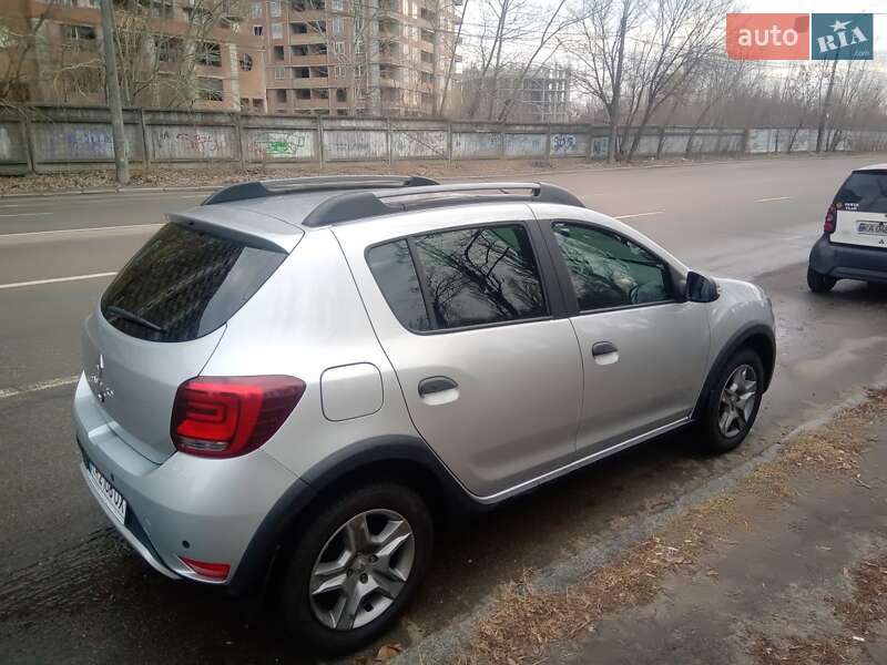 Хэтчбек Renault Sandero 2021 в Киеве