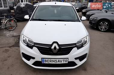 Хэтчбек Renault Sandero 2016 в Львове