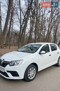 Хэтчбек Renault Sandero 2019 в 