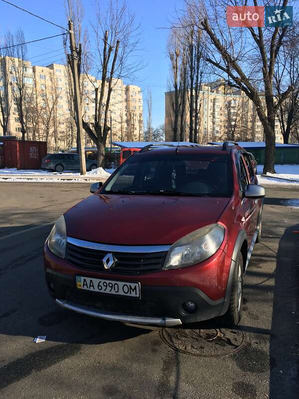 Renault Sandero 2011