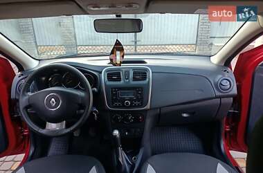 Хэтчбек Renault Sandero 2015 в Липовце