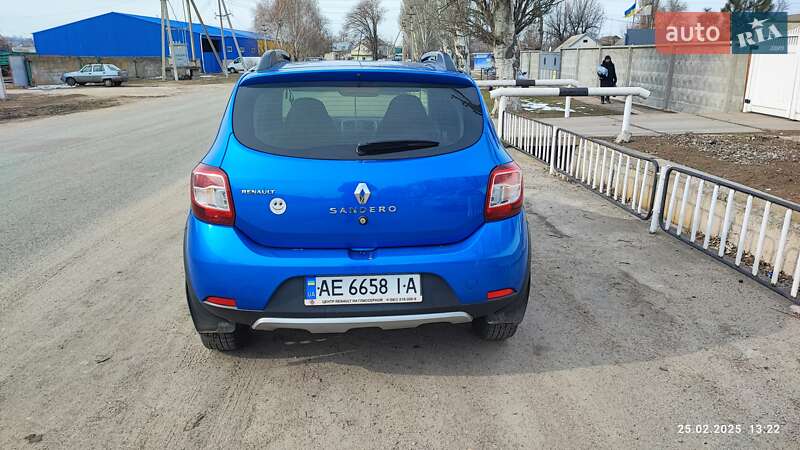 Хетчбек Renault Sandero 2015 в Дніпрі