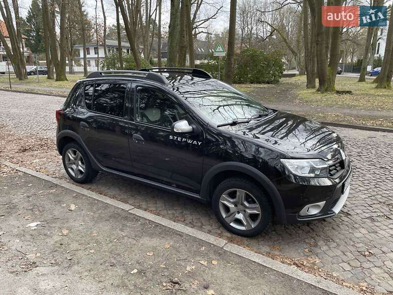 Хетчбек Renault Sandero 2017 в Львові