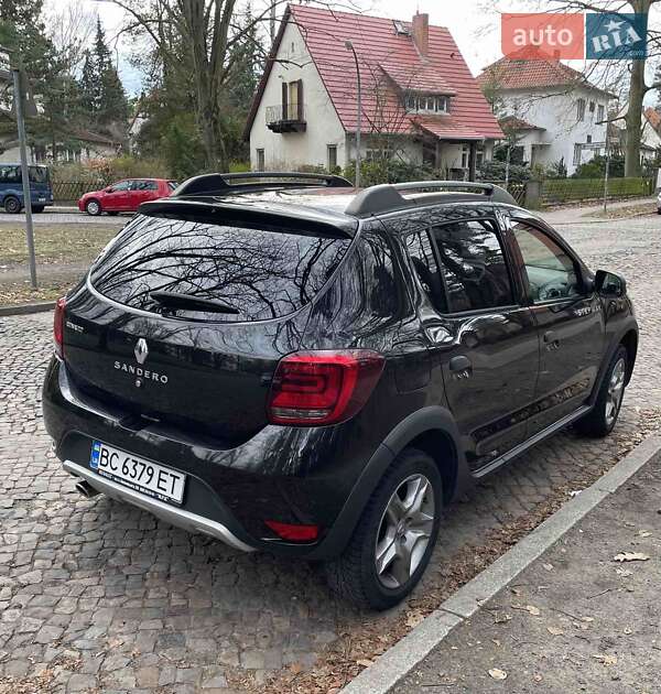 Хетчбек Renault Sandero 2017 в Львові