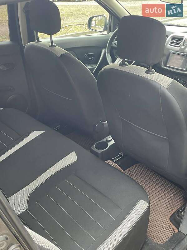 Хетчбек Renault Sandero 2017 в Львові