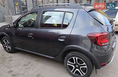 Хетчбек Renault Sandero 2020 в 