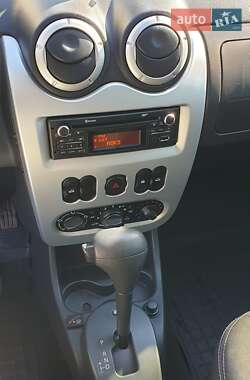 Позашляховик / Кросовер Renault Sandero 2012 в 