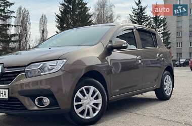 Хетчбек Renault Sandero 2021 в 