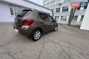 Хетчбек Renault Sandero 2021 в 