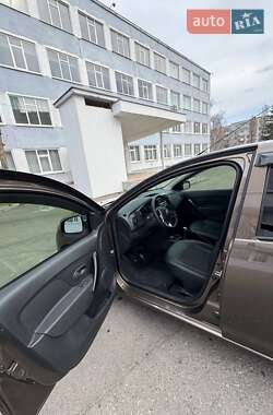 Хетчбек Renault Sandero 2021 в 