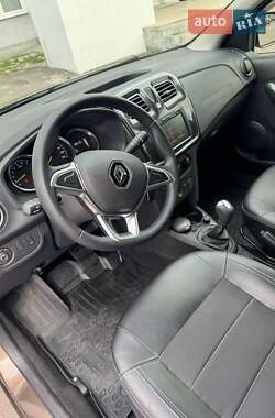 Хетчбек Renault Sandero 2021 в 