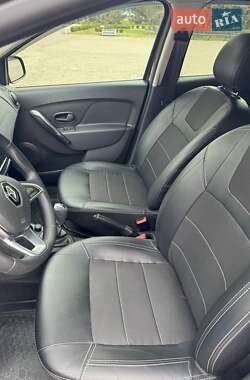 Хетчбек Renault Sandero 2021 в 