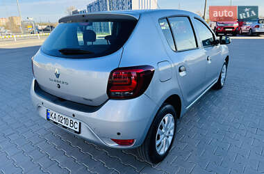 Хетчбек Renault Sandero 2020 в 