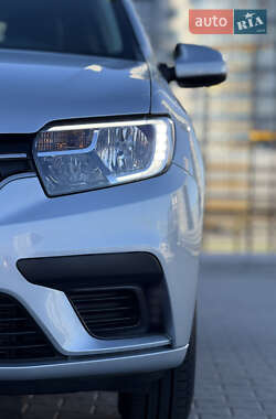 Хетчбек Renault Sandero 2020 в 