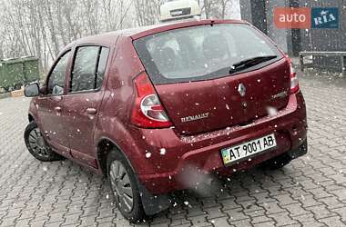 Хэтчбек Renault Sandero 2011 в 