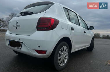 Хэтчбек Renault Sandero 2020 в 