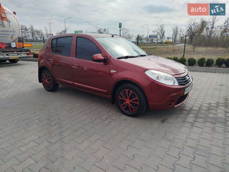 Хетчбек Renault Sandero 2012 в Києві