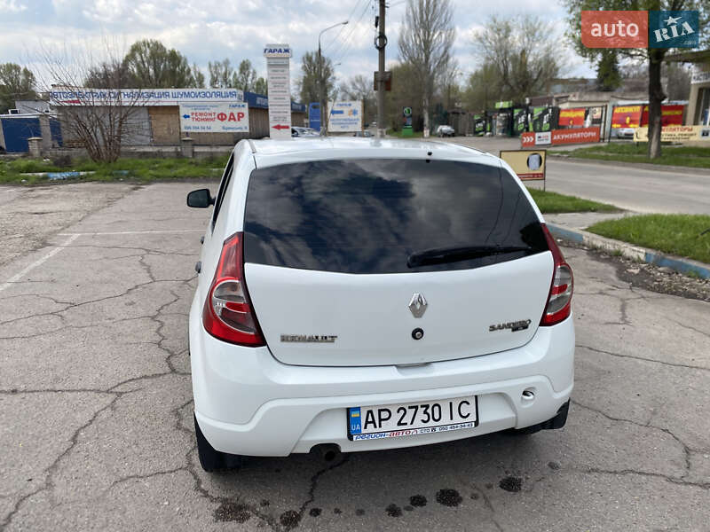 Хэтчбек Renault Sandero 2012 в Запорожье