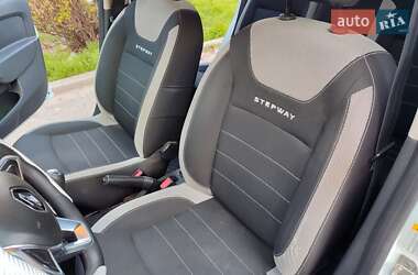 Хэтчбек Renault Sandero 2020 в 
