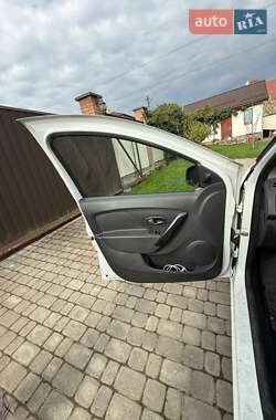 Хэтчбек Renault Sandero 2019 в 
