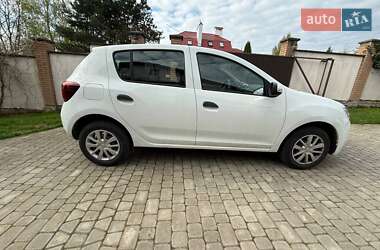 Хэтчбек Renault Sandero 2019 в 