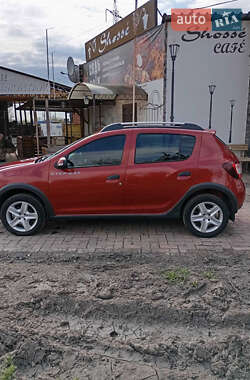 Хэтчбек Renault Sandero 2016 в 