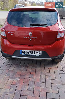 Хэтчбек Renault Sandero 2016 в 