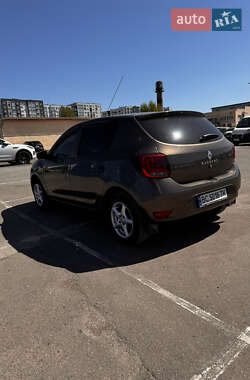 Хетчбек Renault Sandero 2021 в 