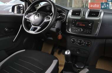 Хетчбек Renault Sandero 2017 в 