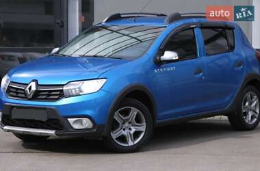 Хетчбек Renault Sandero 2017 в 