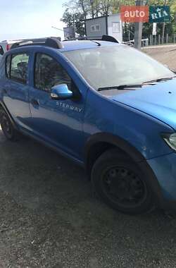 Хетчбек Renault Sandero 2016 в 