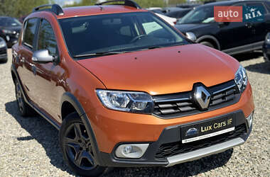 Хэтчбек Renault Sandero 2017 в Ивано-Франковске