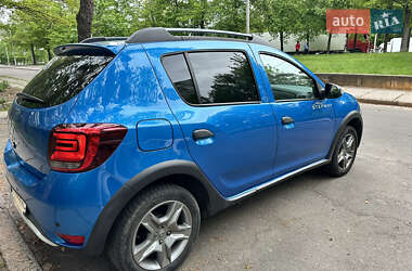 Хетчбек Renault Sandero 2019 в 