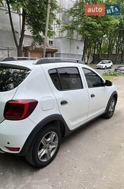 Хетчбек Renault Sandero 2020 в 
