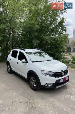 Хетчбек Renault Sandero 2020 в 