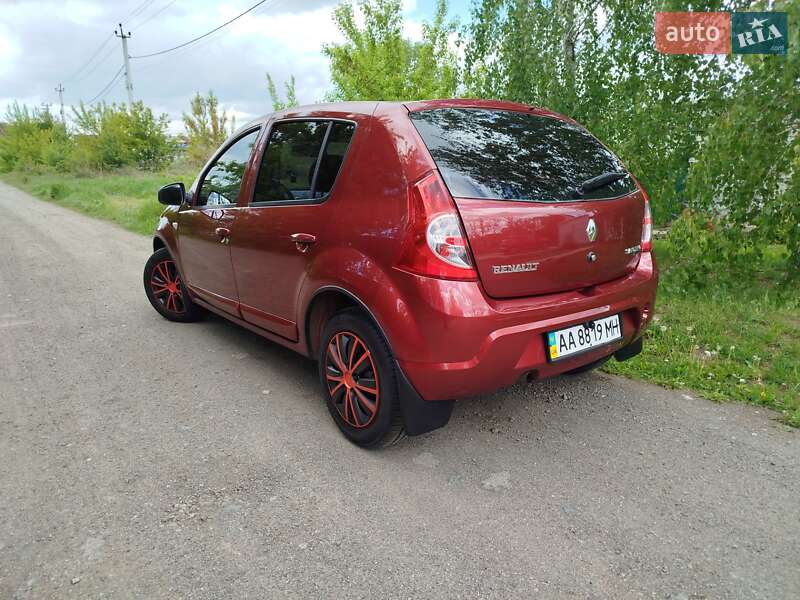 Хетчбек Renault Sandero 2012 в Києві