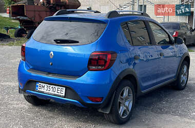 Хэтчбек Renault Sandero 2015 в 