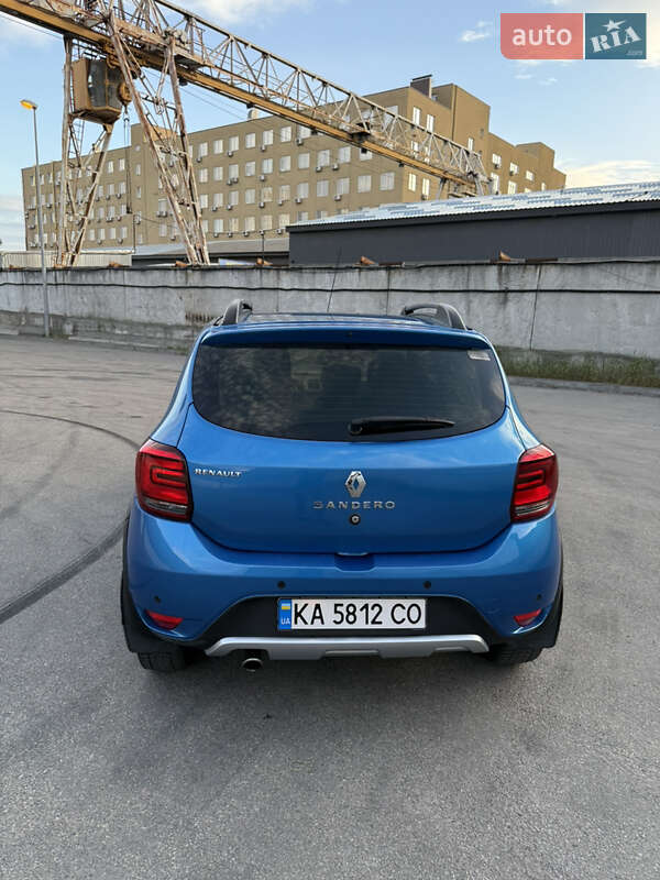 Хэтчбек Renault Sandero 2017 в Киеве