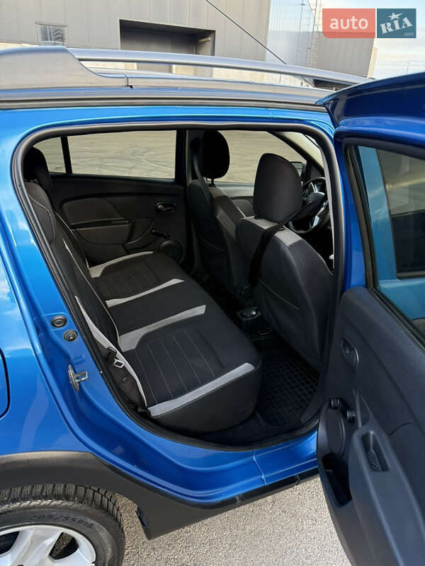 Хэтчбек Renault Sandero 2017 в Киеве