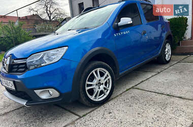 Хэтчбек Renault Sandero 2017 в Берегово