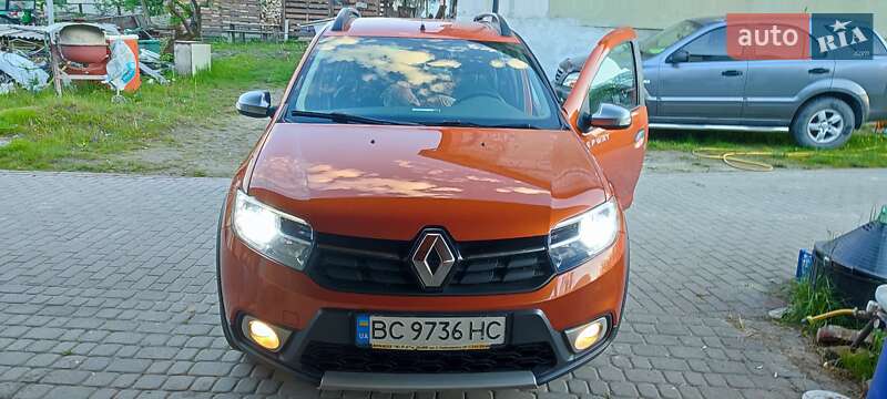 Хэтчбек Renault Sandero 2017 в 